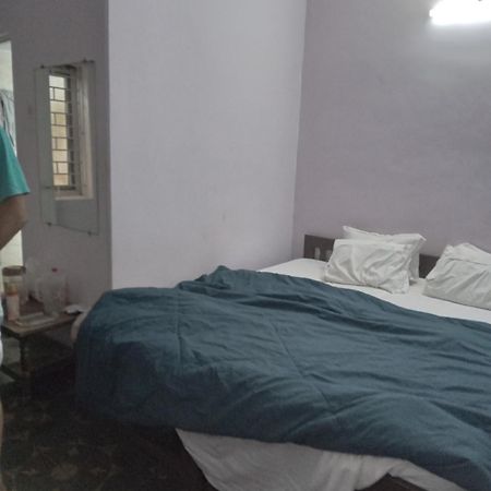 Kapil Traders Bed & Breakfast นิวเดลี ภายนอก รูปภาพ
